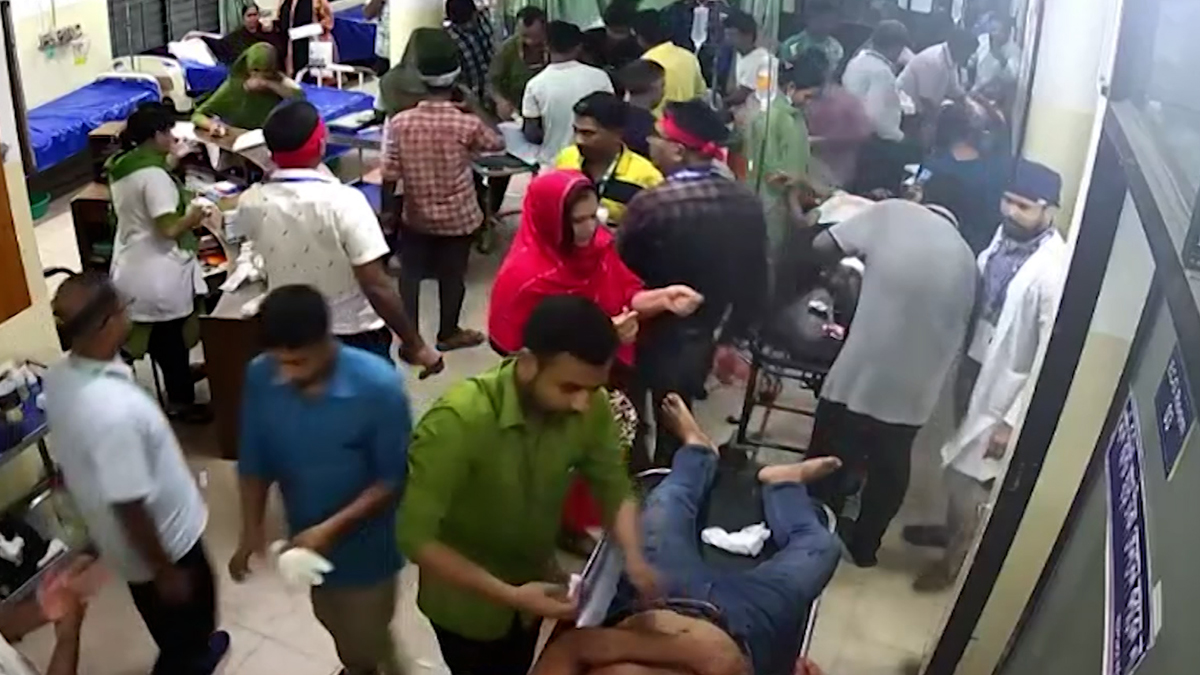 জুলাই বিপ্লবে ঈশ্বরের রূপে অবতীর্ণ হয়েছিলেন চিকিৎসকরা