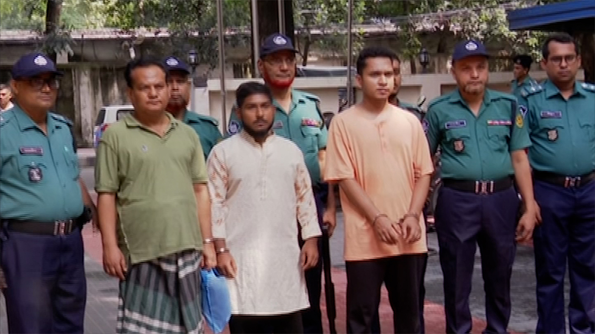 ওয়ারীতে জোড়া খুনের ঘটনায় গ্রেফতার ৩