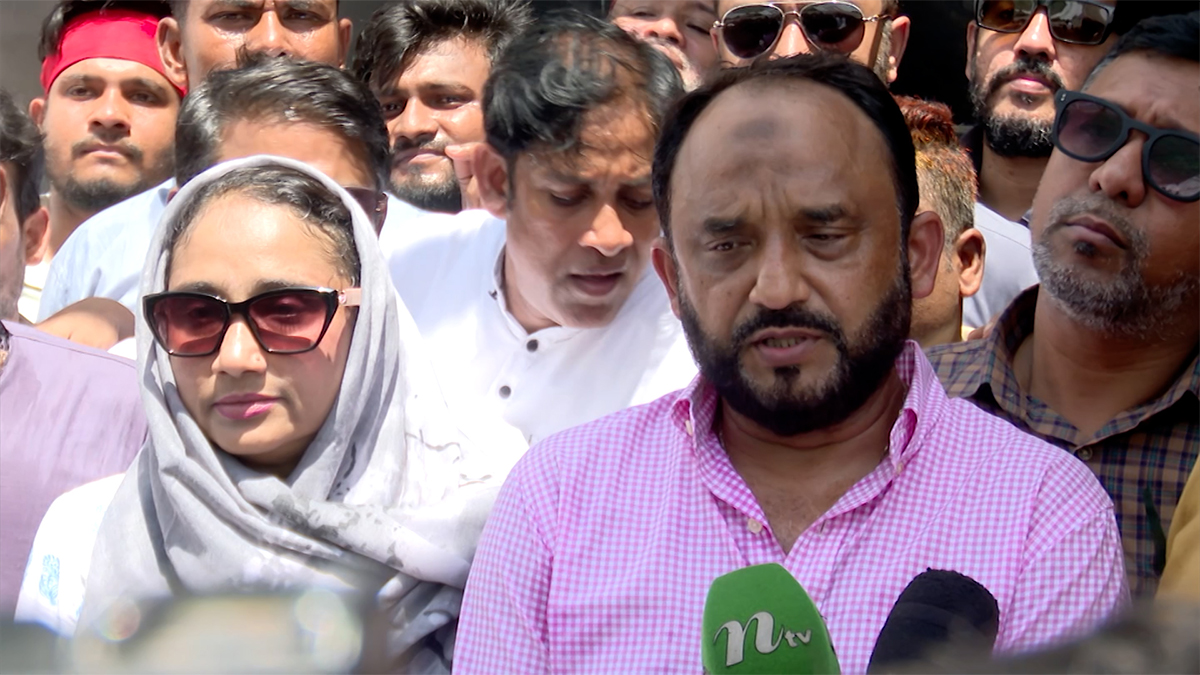 জিয়াউর রহমানের সমাধিতে মেলবোর্ন বিএনপির সভাপতি রিয়াজের শ্রদ্ধা