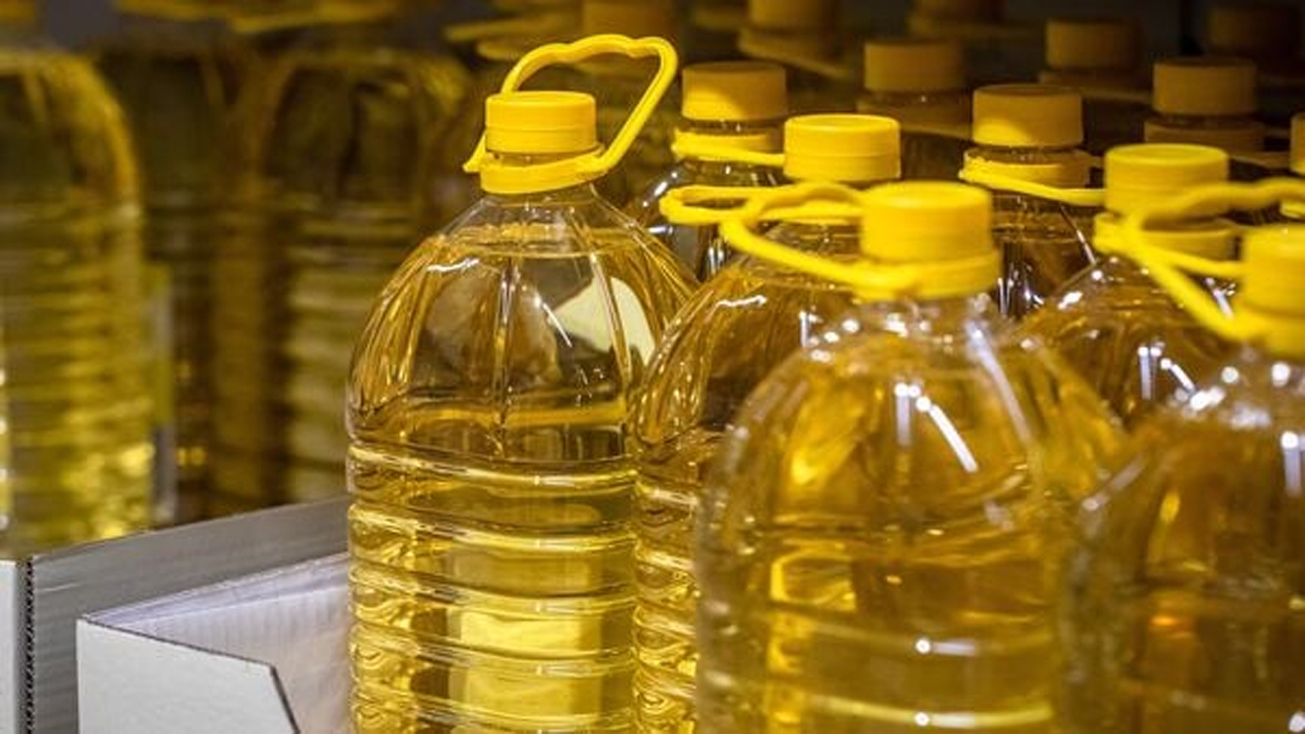 কৌশলে কমানো হয়েছে ভোজ্য তেলের সরবরাহ, দাম বাড়ছে লাফিয়ে
