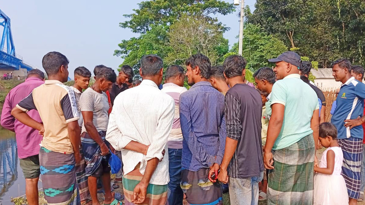 নড়াইলে গরুচোর সন্দেহে ৩ জনকে পিটিয়ে হত্যার অভিযোগ