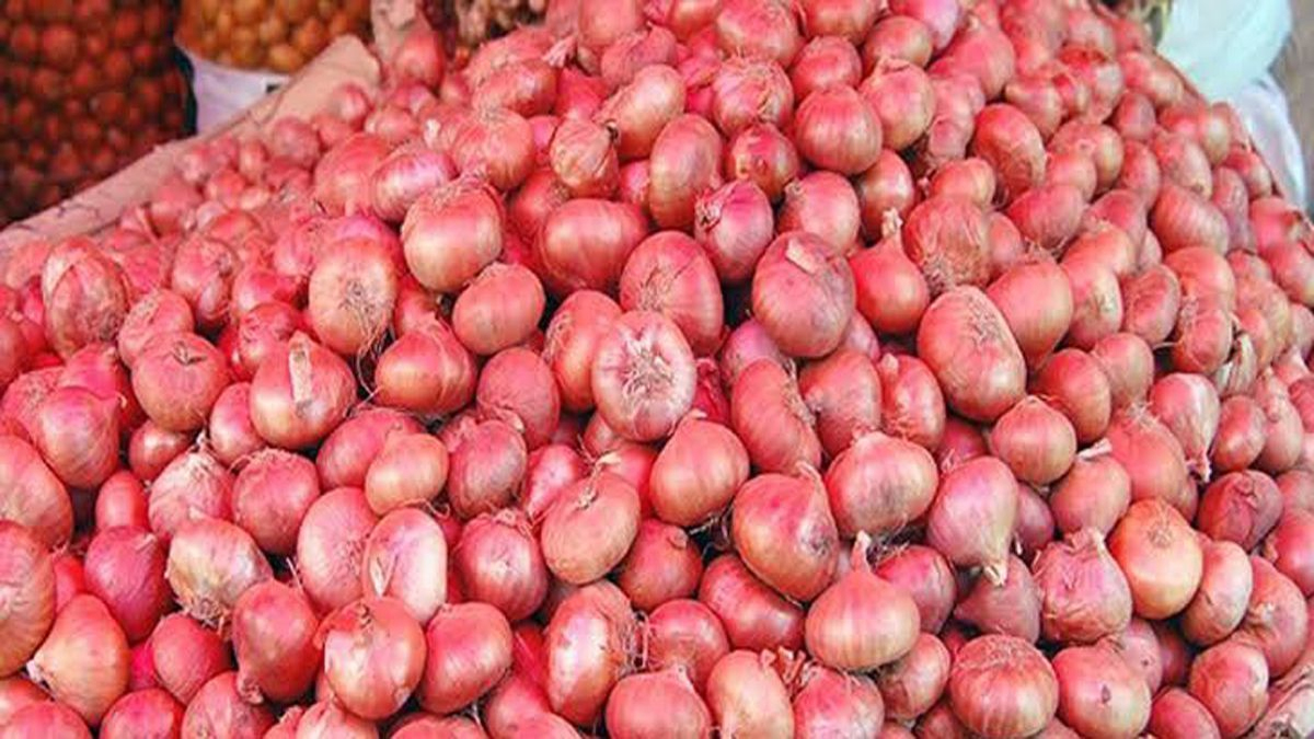 পর্যাপ্ত আমদানি সত্ত্বেও অস্থির পেঁয়াজের বাজার