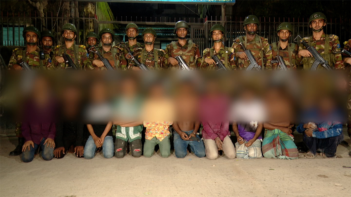 গত রাতেও মোহাম্মদপুর থেকে ধরা ২২ অপরাধী