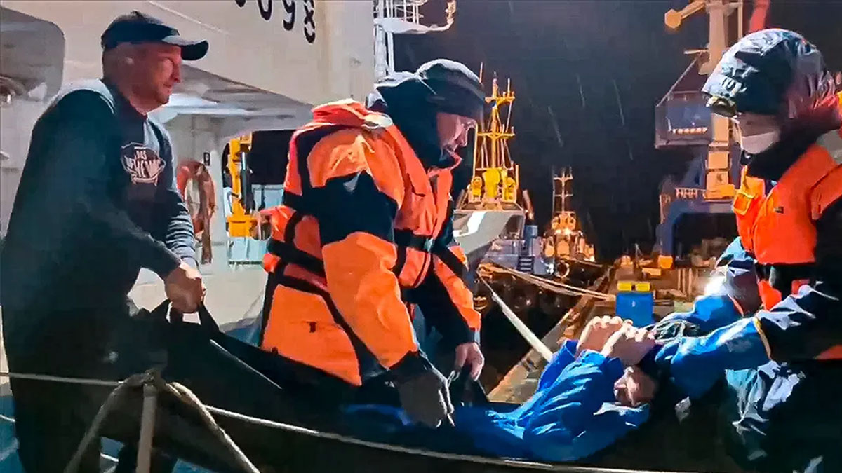 তীব্র ঠাণ্ডায় ওখোটস্ক সাগরে ৬৭ দিন ভেসে থাকা রুশ নাগরিককে জীবিত উদ্ধার