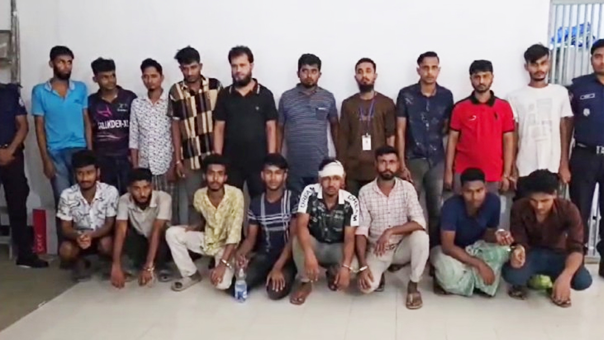 শিল্পখাতে অস্থিতিশীল পরিবেশ সৃষ্টির অভিযোগে আশুলিয়ায় গ্রেফতার ১৬