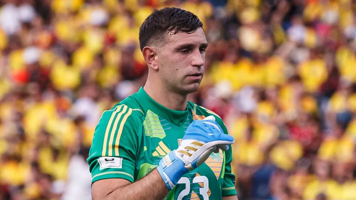 ফিফার দেয়া নিষেধাজ্ঞার শাস্তি মেনে নিয়ে ক্ষমা চেয়েছেন মার্টিনেজ