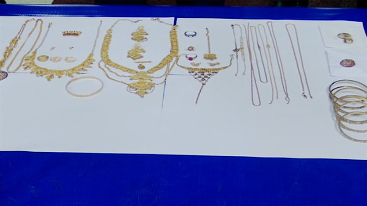 গৃহকর্ত্রীর চুরি যাওয়া ৫৫ ভরির ৩০ ভরি স্বর্ণ উদ্ধার করলো পুলিশ