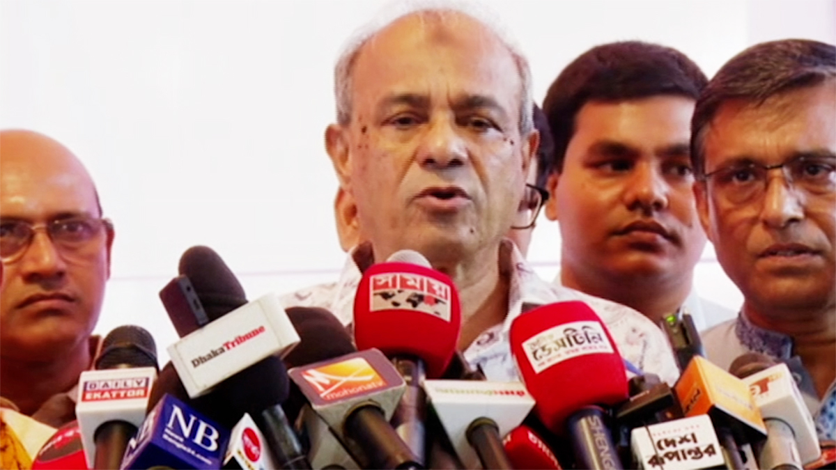 ‘তিতুমীরের শিক্ষার্থীরা লোকজনকে অতিষ্ঠ করে ফেলছে, পেছনে কারা জড়িত আপনারা জানেন