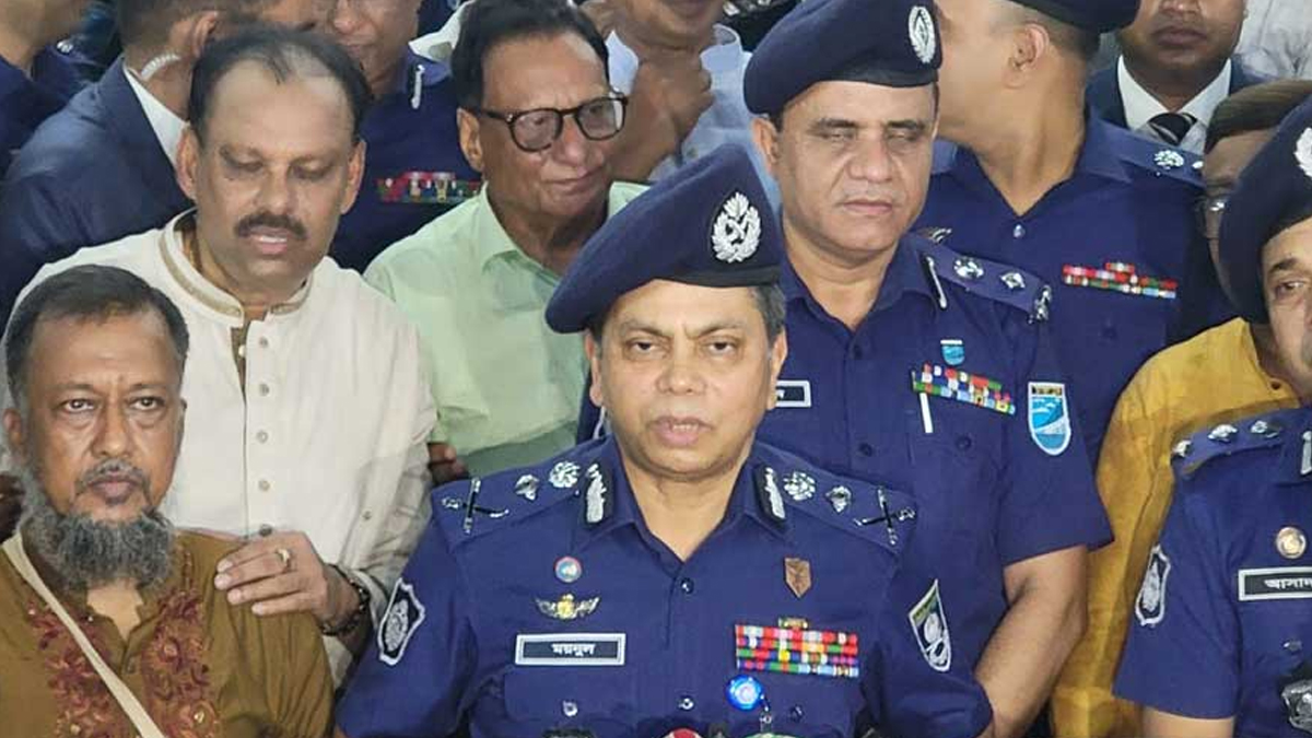 দুর্গাপূজাকে ঘিরে কোনো অপতৎপরতা সহ্য করা হবে না: আইজিপি