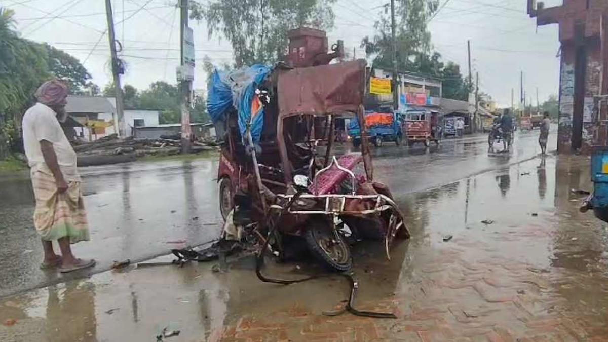 জামালপুরে ট্রাকচাপায় শিক্ষকসহ তিনজনের প্রাণহানি