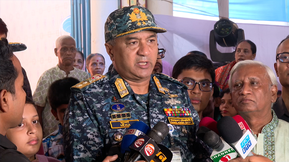 ‘পূজায় বিশৃঙ্খলা এড়াতে অন্যান্য বাহিনীর সাথে সমন্বয় করে কাজ করছে নৌবাহিনী’