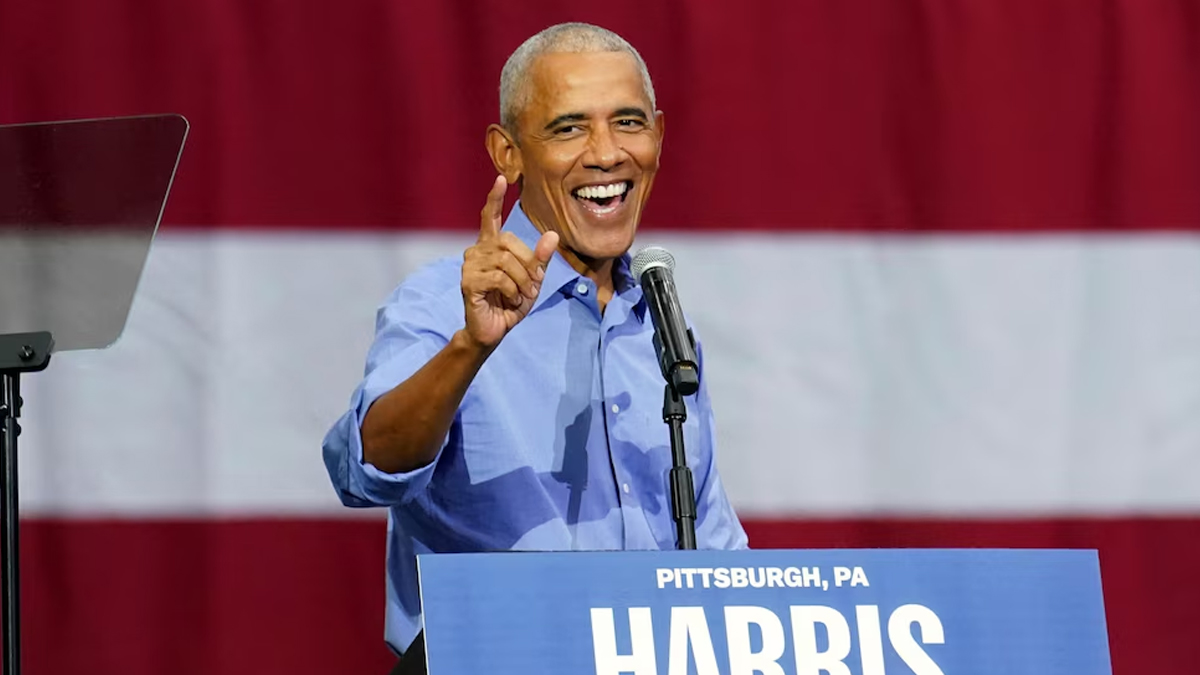 কমলার সমর্থনে ভোটের মাঠে ওবামা