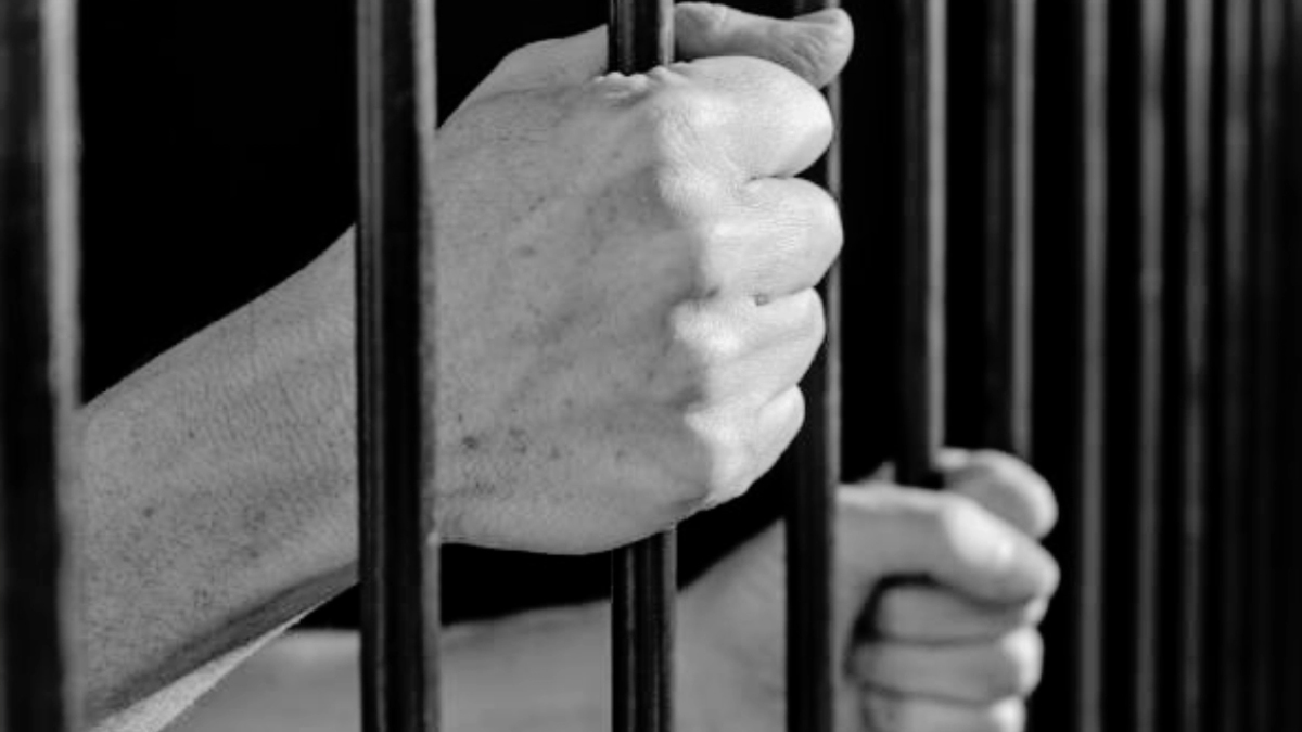 উত্তরায় স্বামীর দেয়া আগুনে ঝলসে গেলো স্ত্রীর শরীর