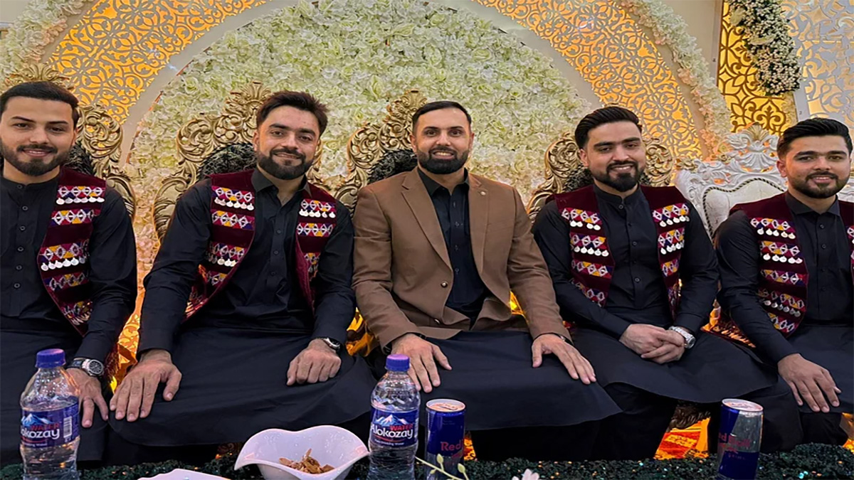 ৩ ভাইকে সঙ্গে নিয়ে বিয়ের পিঁড়িতে রশিদ খান