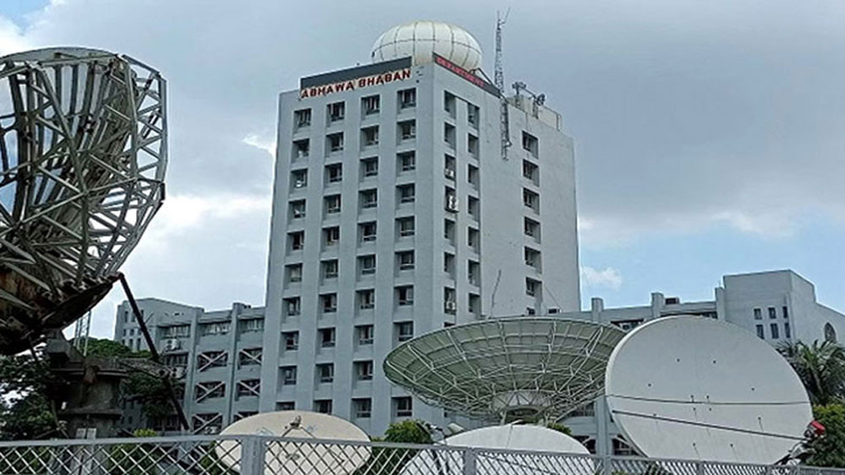 সারাদেশে বজ্রসহ বৃষ্টির আভাস