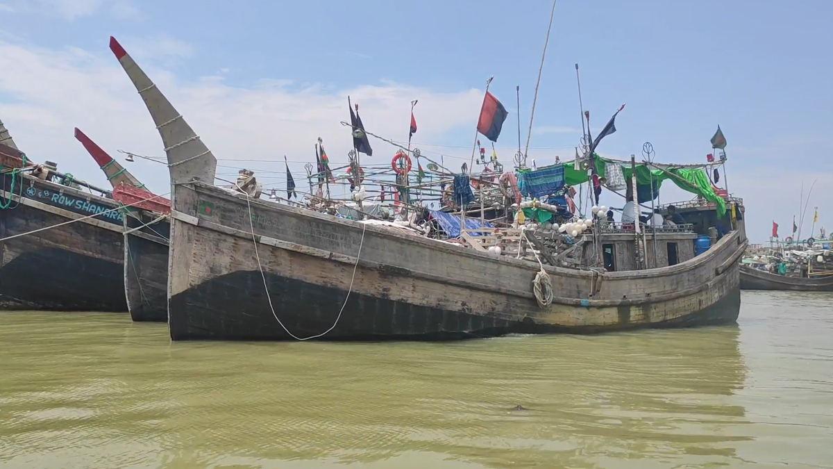 সন্ধান মিলেছে; সাগরে ভাসছে বঙ্গোপসাগরে নিখোঁজ সেই ১৯ জেলে