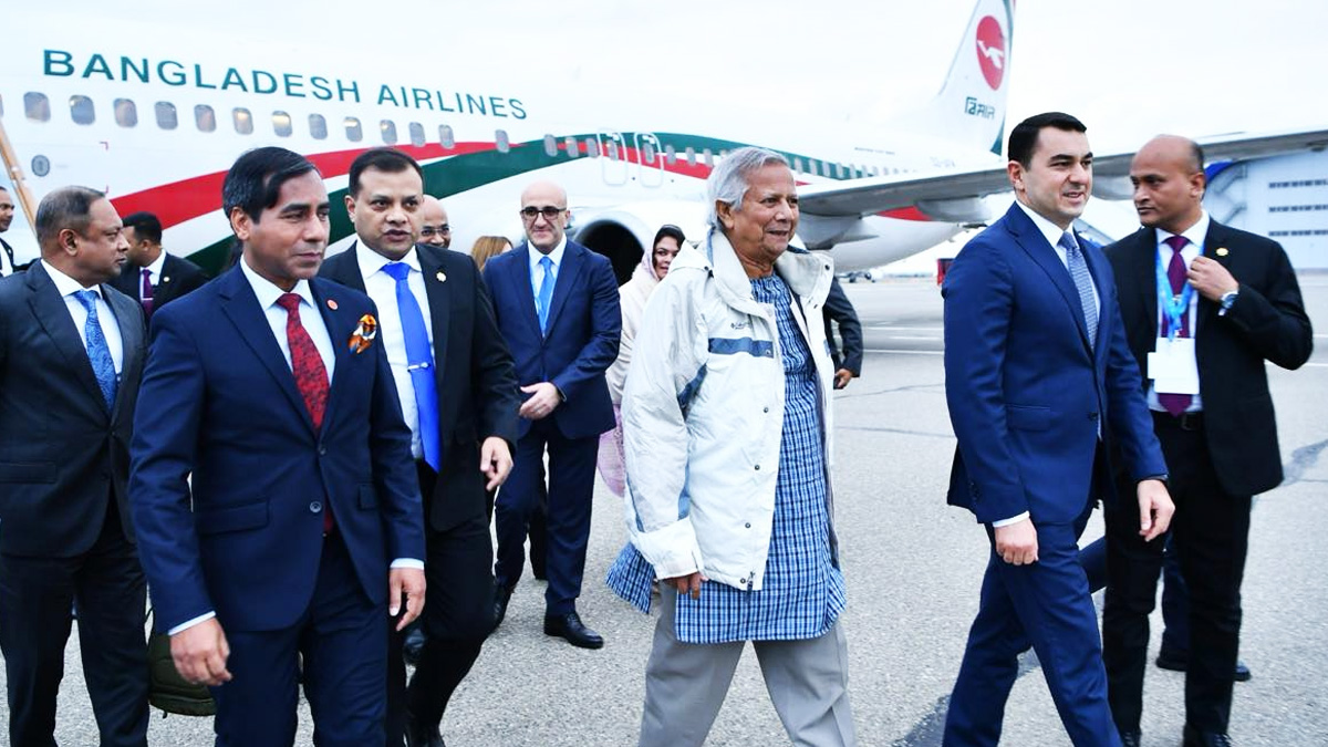 আজারবাইজান পৌঁছেছেন প্রধান উপদেষ্টা