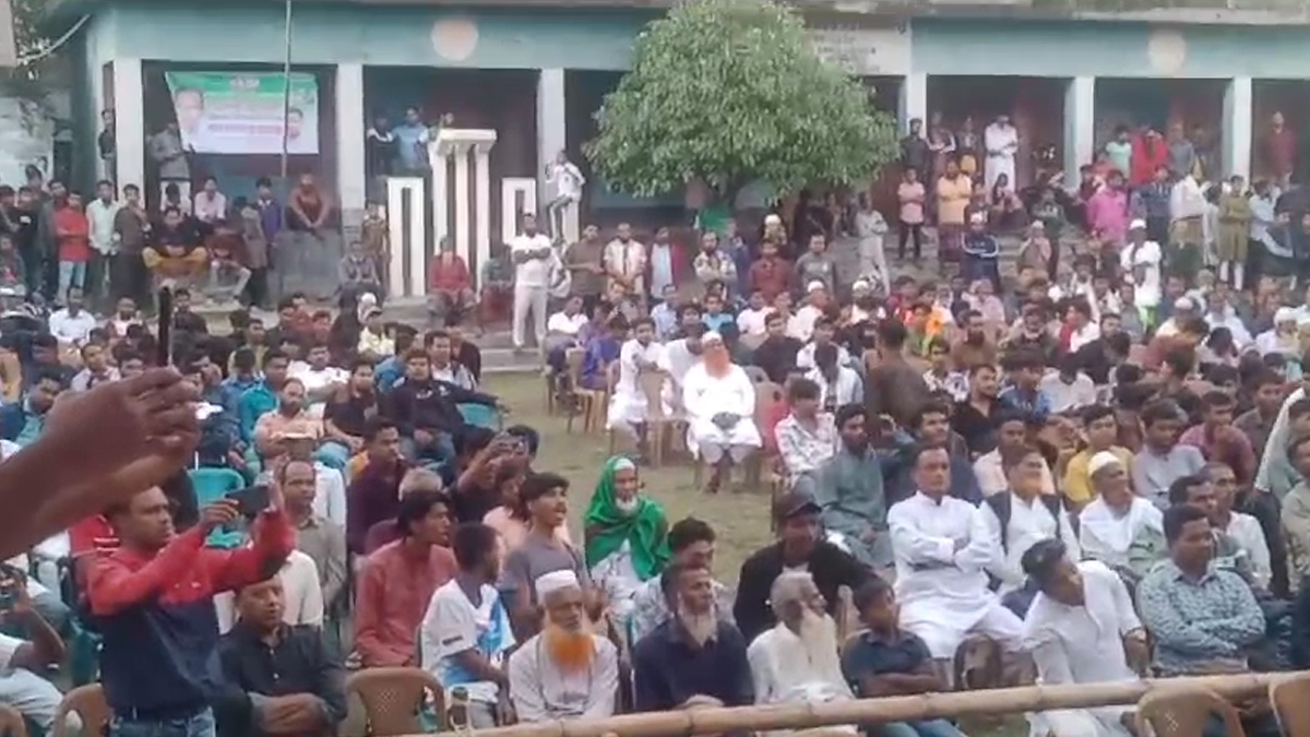 শেখ হাসিনার ষড়যন্ত্রের প্রতিবাদে ধামরাইয়ে স্বেচ্ছাসেবক দলের বিক্ষোভ