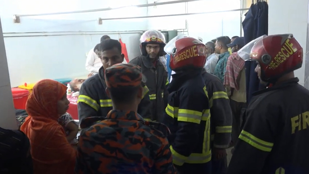 গোপালগঞ্জে বাসের ধাক্কায় মামা-ভাগ্নে নিহত