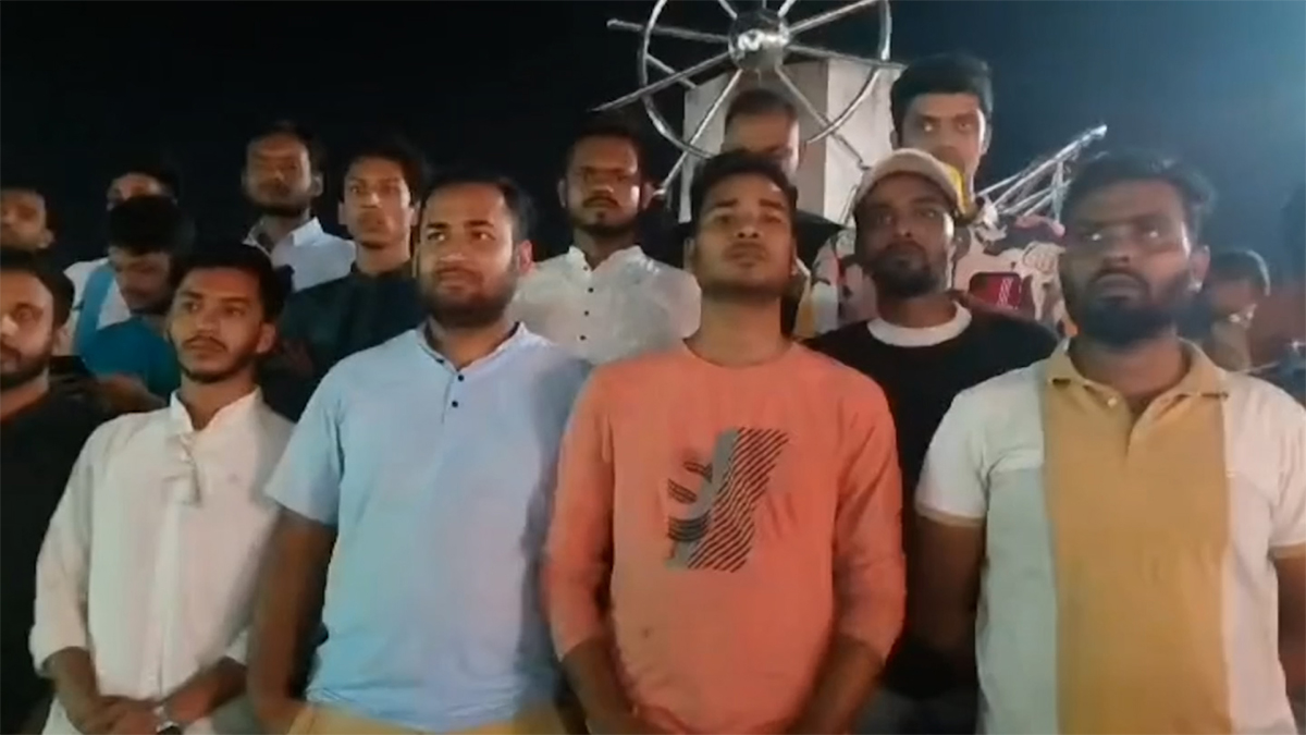 সেখ বশিরকে সরকারের উপদেষ্টা করায় যশোরে বিক্ষোভ