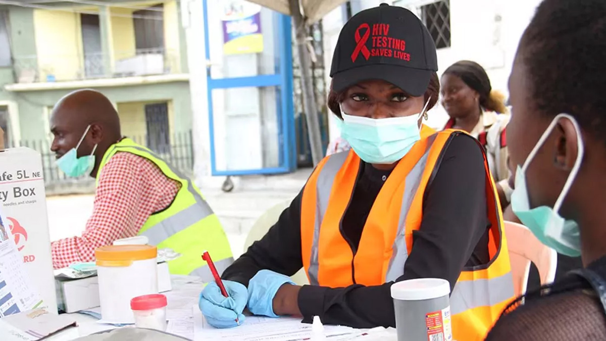 এইডসে আক্রান্ত হয়ে প্রতি বছর নাইজেরিয়ায় মারা যাচ্ছে ১৫ হাজার মানুষ