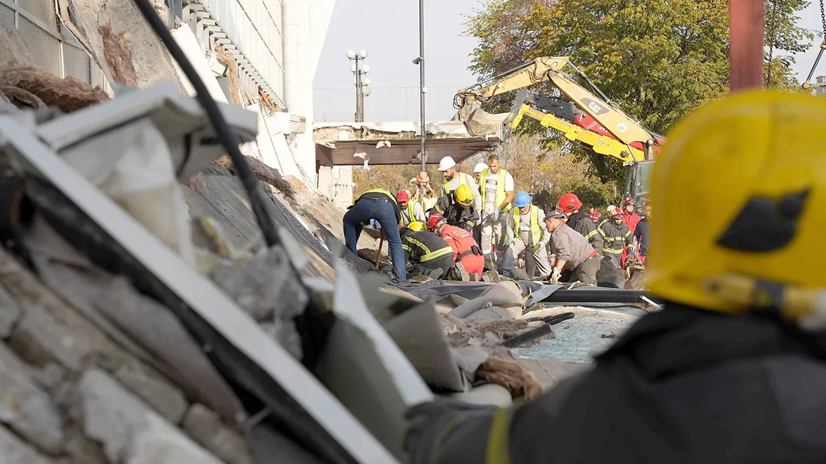 সার্বিয়ায় রেলওয়ে স্টেশনের ছাদ ধসে ১৩ জনের প্রাণহানি