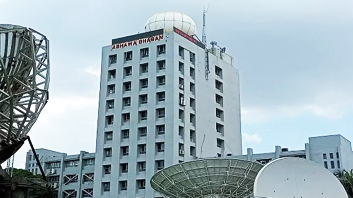 বঙ্গোপসাগরে নিম্নচাপ, সমুদ্রবন্দরে সতর্ক সংকেত