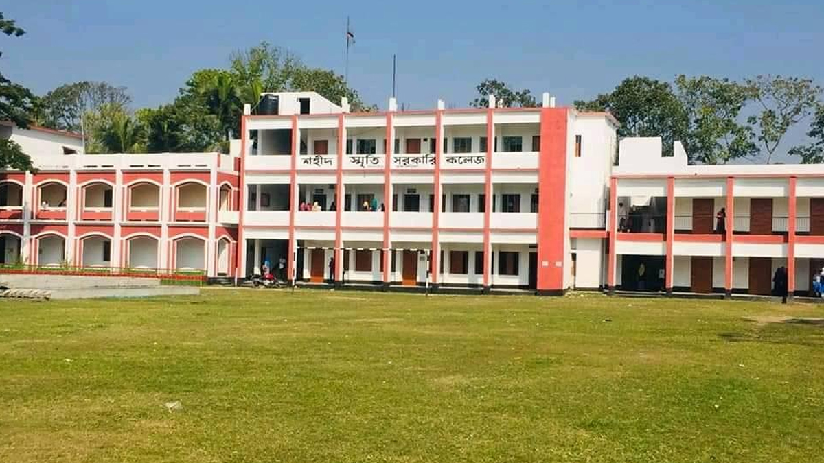 আখাউড়ায় এক সরকারি কলেজের ভারপ্রাপ্ত অধ্যক্ষ ১২ জন!