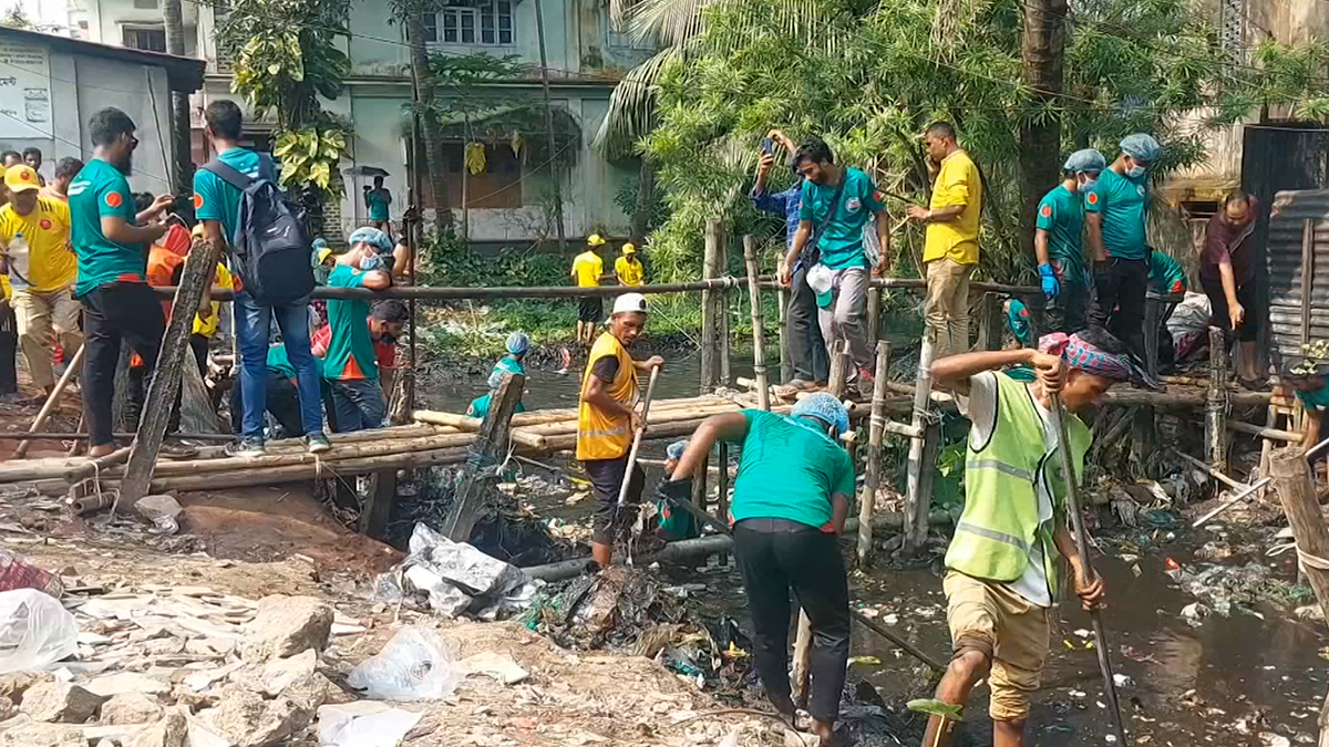 চাঁদপুরে এসবি খাল পরিচ্ছন্নতায় অভিযান শুরু