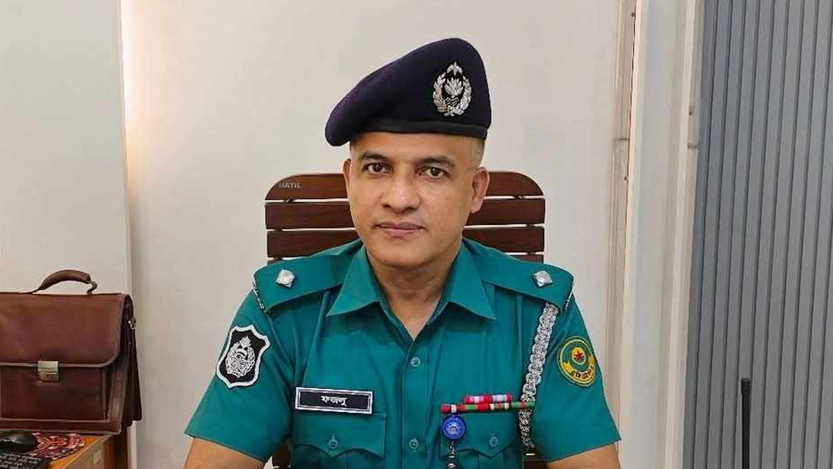 চট্টগ্রামে আদালত চত্বরে সংঘর্ষ: কোতোয়ালী থানার ওসিকে বদলি