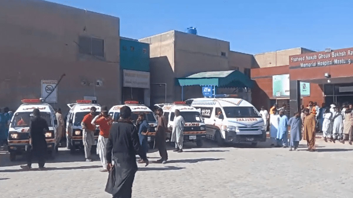 পাকিস্তানে স্কুলের কাছে বোমা হামলায় নিহত ৭