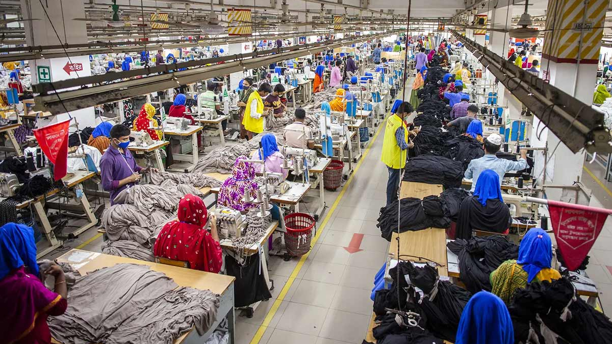 তৈরি পোশাক রফতানিতে দ্বিতীয় অবস্থান ধরে রাখলো বাংলাদেশ