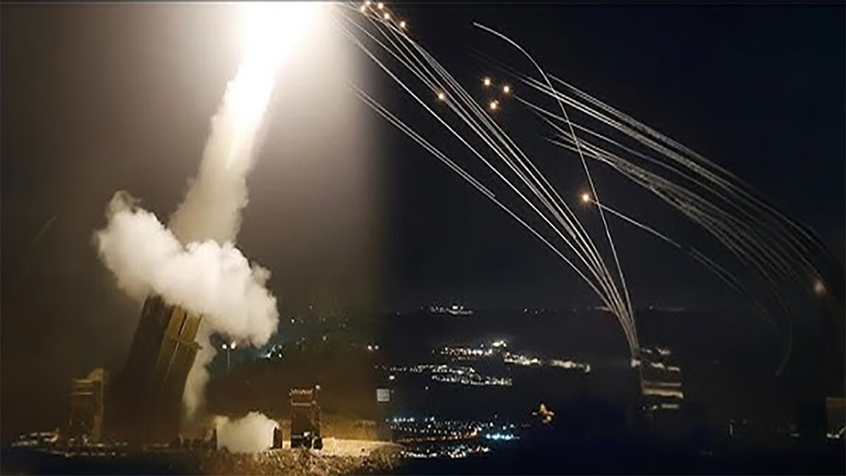 ইসরায়েলি সামরিক ঘাঁটি লক্ষ্য করে হিজবুল্লাহর হামলা