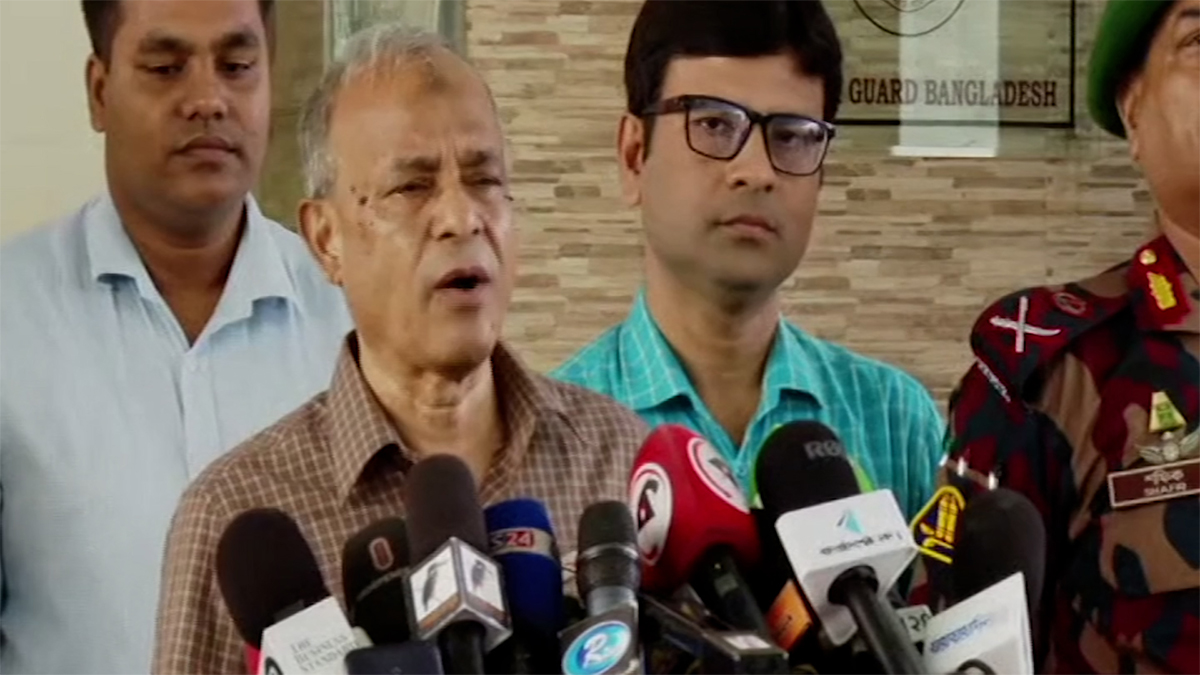 বিডিআর হত্যাকাণ্ড পুনঃতদন্ত হবেই: স্বরাষ্ট্র উপদেষ্টা