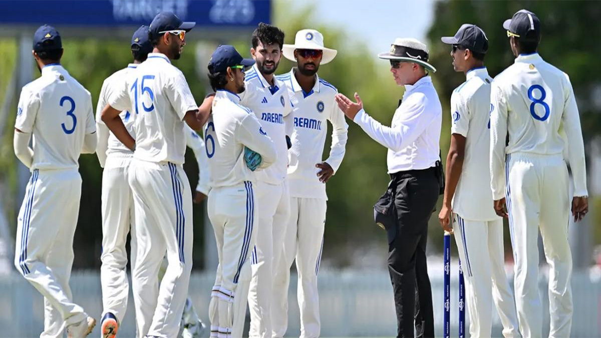 ভারতের বিরুদ্ধে বল টেম্পারিংয়ের অভিযোগ