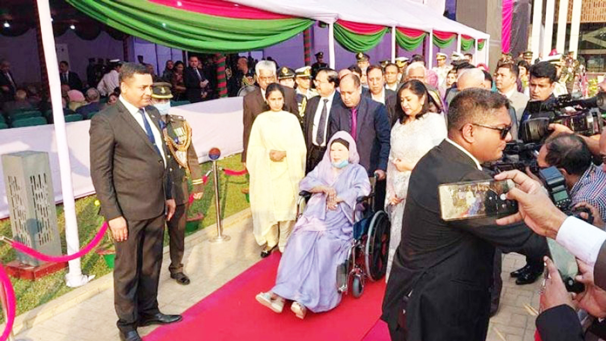 সেনাকুঞ্জে খালেদা জিয়া