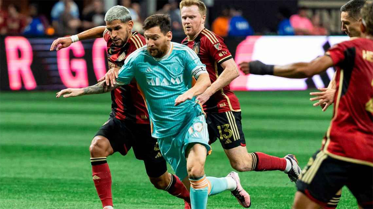 শেষ মুহূর্তের গোলে হার মেসির মিয়ামির