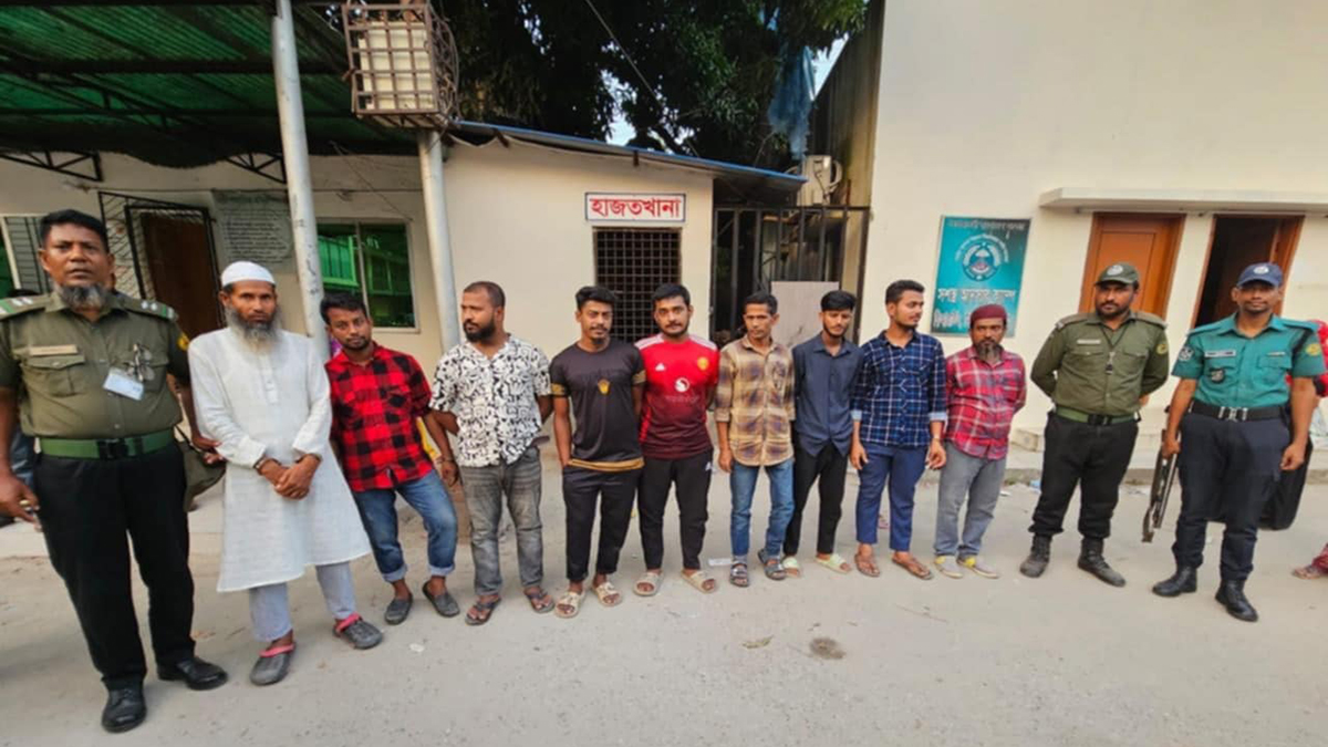 মিরপুরে বিআরটিএ কার্যালয়ে অভিযানে ৯ দালালকে কারাদণ্ড, ৩ জনকে জরিমানা