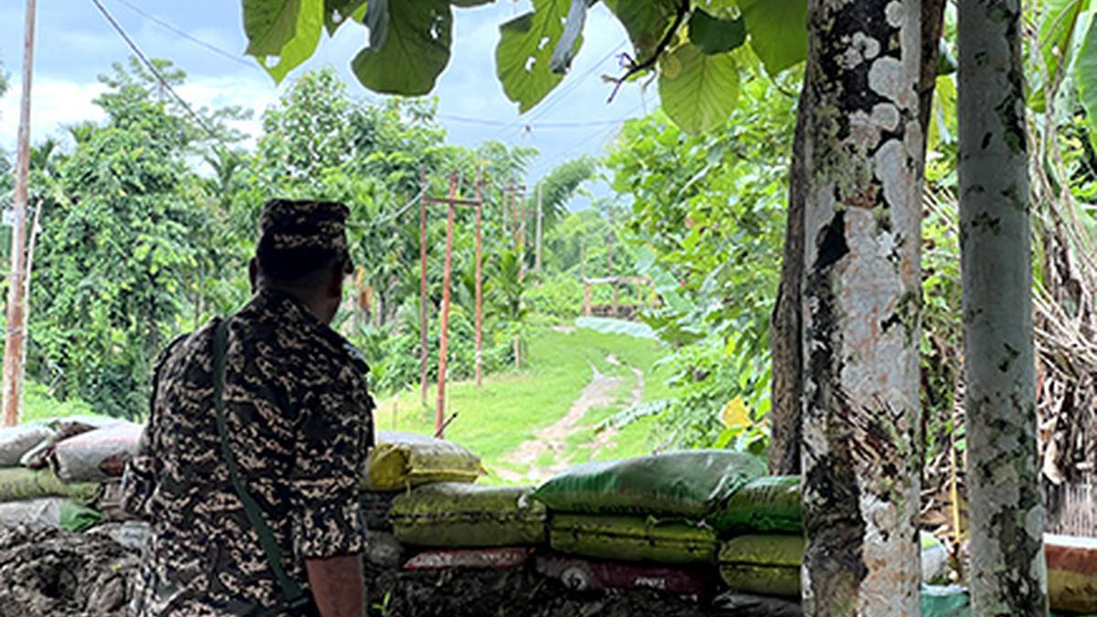 মণিপুরে ৩ সন্তানের মাকে ধর্ষণের পর জীবন্ত পুড়িয়ে হত্যা