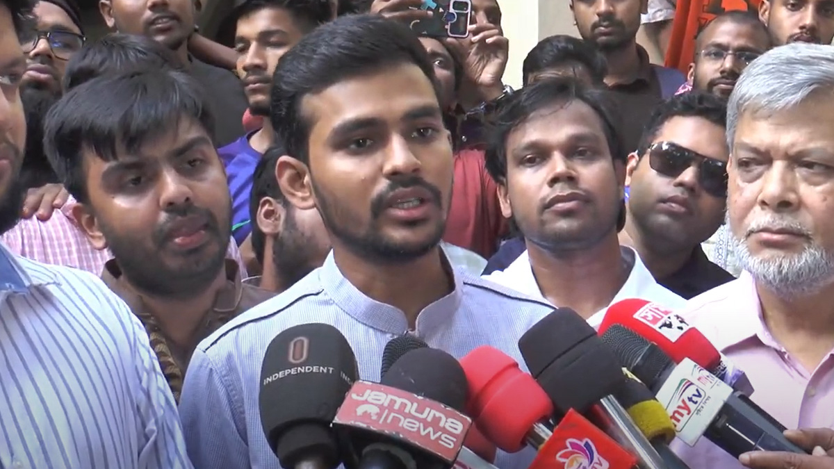 আমলাতন্ত্রের সাথে জনগণের দূরত্ব কমাতে কাজ করব: আসিফ মাহমুদ