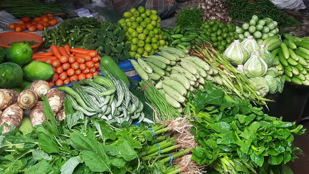 স্বস্তি ফিরছে রাজধানীর সবজির বাজারে