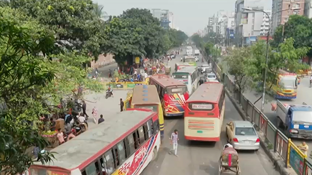 সর্বত্র সংস্কার চললেও অধরা গণপরিবহন