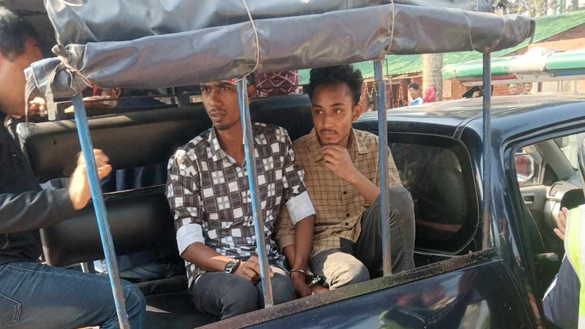 জাতীয় স্মৃতিসৌধে শ্রদ্ধা জানাতে এসে আওয়ামী লীগ নেতাসহ আটক ৭