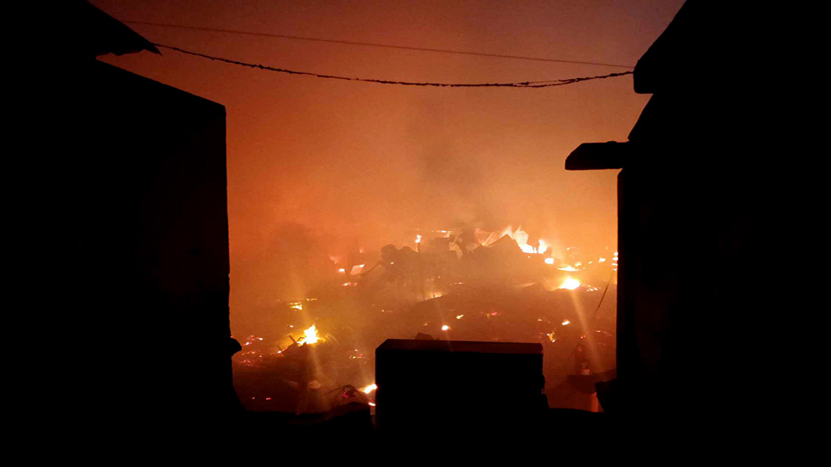 কুমিল্লার মাধাইয়া বাজারে আগুনে পুড়ে গেছে ৯০টি দোকান