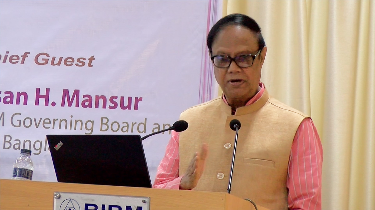 ইন্স্যুরেন্স আর পুঁজিবাজারের অবস্থা করুণ, ব্যাংক খাত ধ্বংসে দায় সব পক্ষেরই: গভর্নর