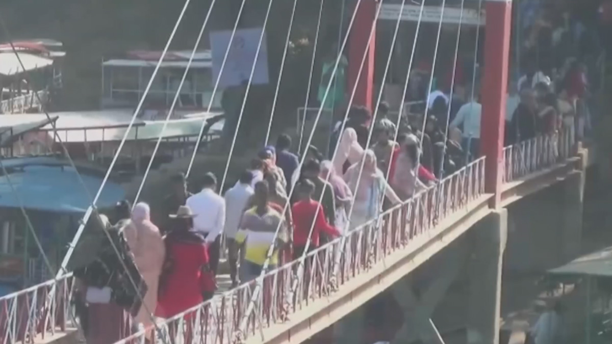 পর্যটক সমাগমে মুখরিত রাঙামাটি