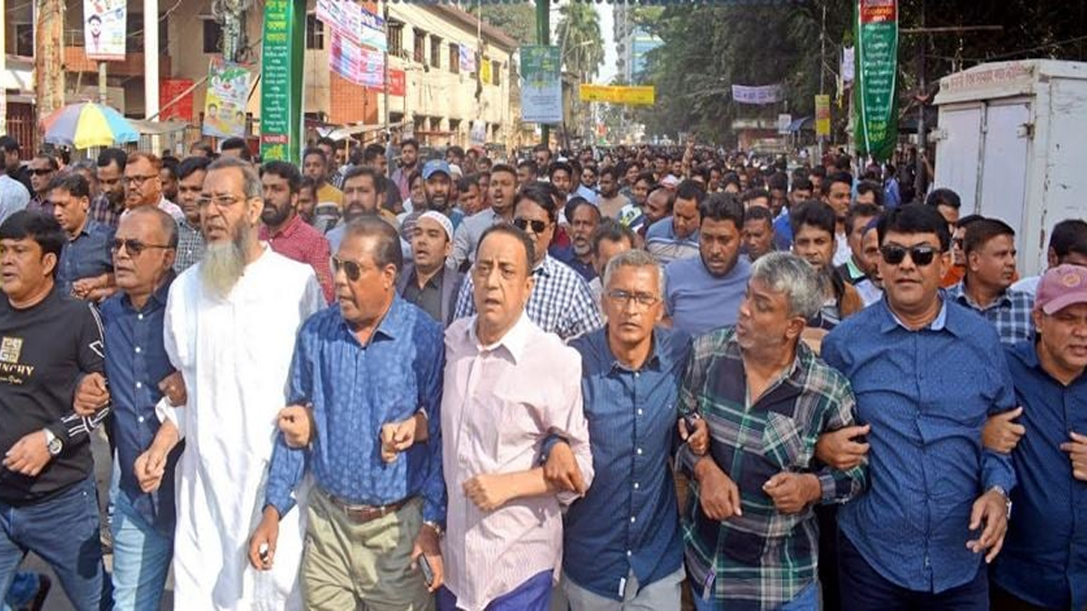 গ্রেনেড হামলা মামলার রায়: বিভিন্ন জেলায় আনন্দ মিছিল ও মিষ্টি বিতরণ