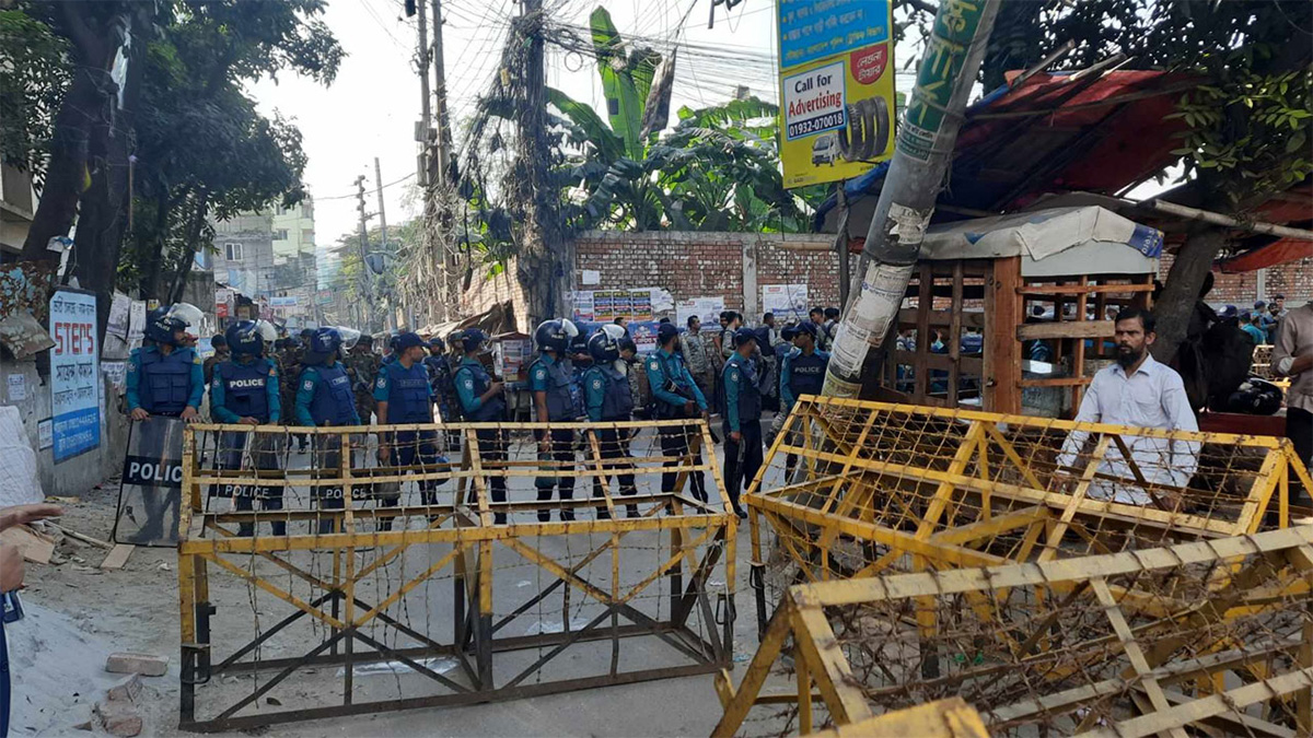 ঢাকায় ভারতীয় দূতাবাসে নিরাপত্তা জোরদার