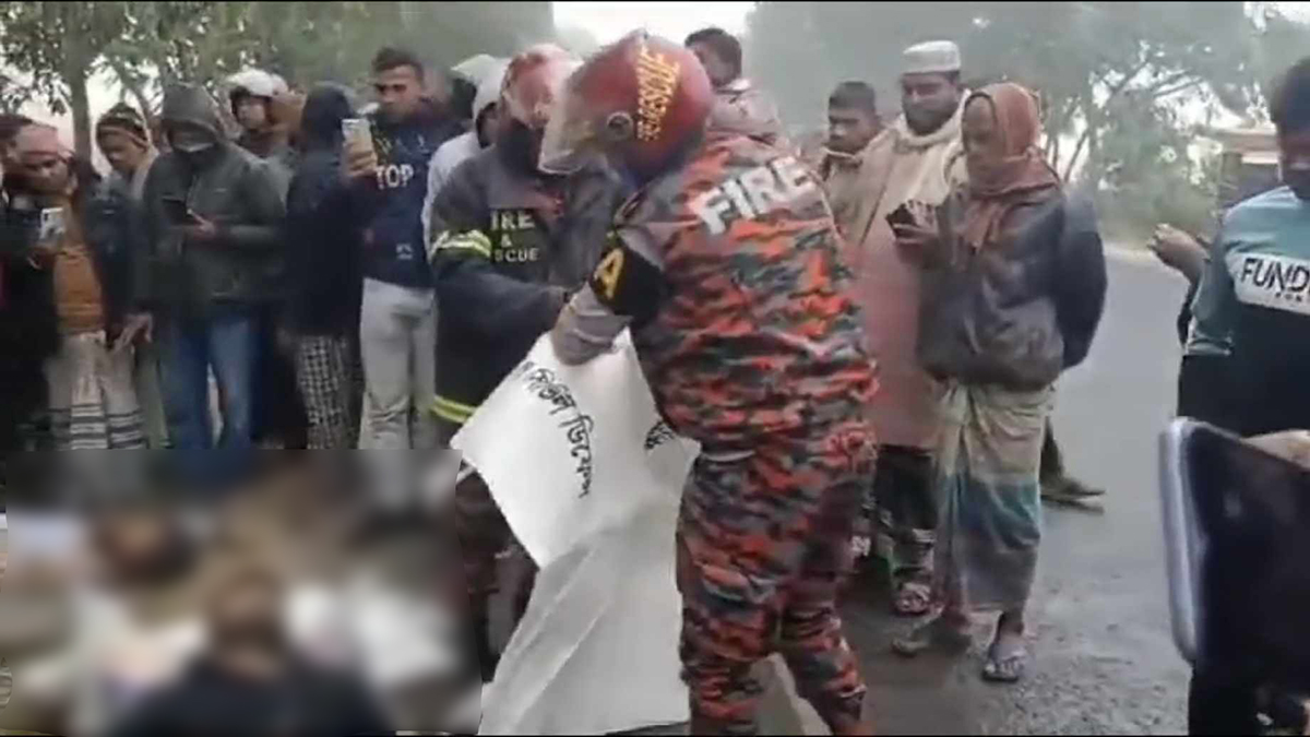 নওগাঁয় সড়ক দুর্ঘটনায় দুই জনের প্রাণহানি