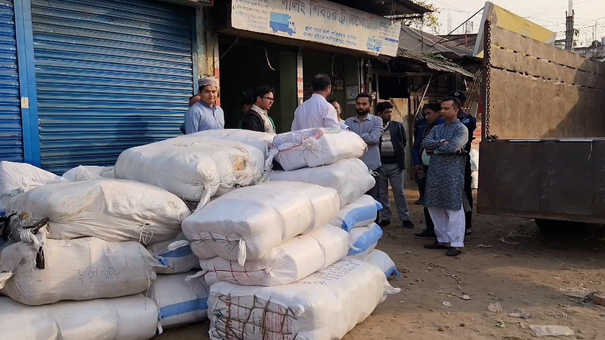 শরীয়তপুরে এক হাজার ৬শ’ কেজি অবৈধ পলিথিন জব্দ